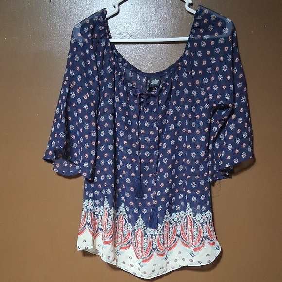 no co Tops - Navy Floral Women's Top No Comment Brand Size Medium